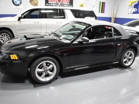 Used 2002 Ford Mustang GT Convertible RWD image 7