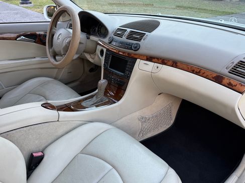 Used 2004 Mercedes-Benz E 320 image 16