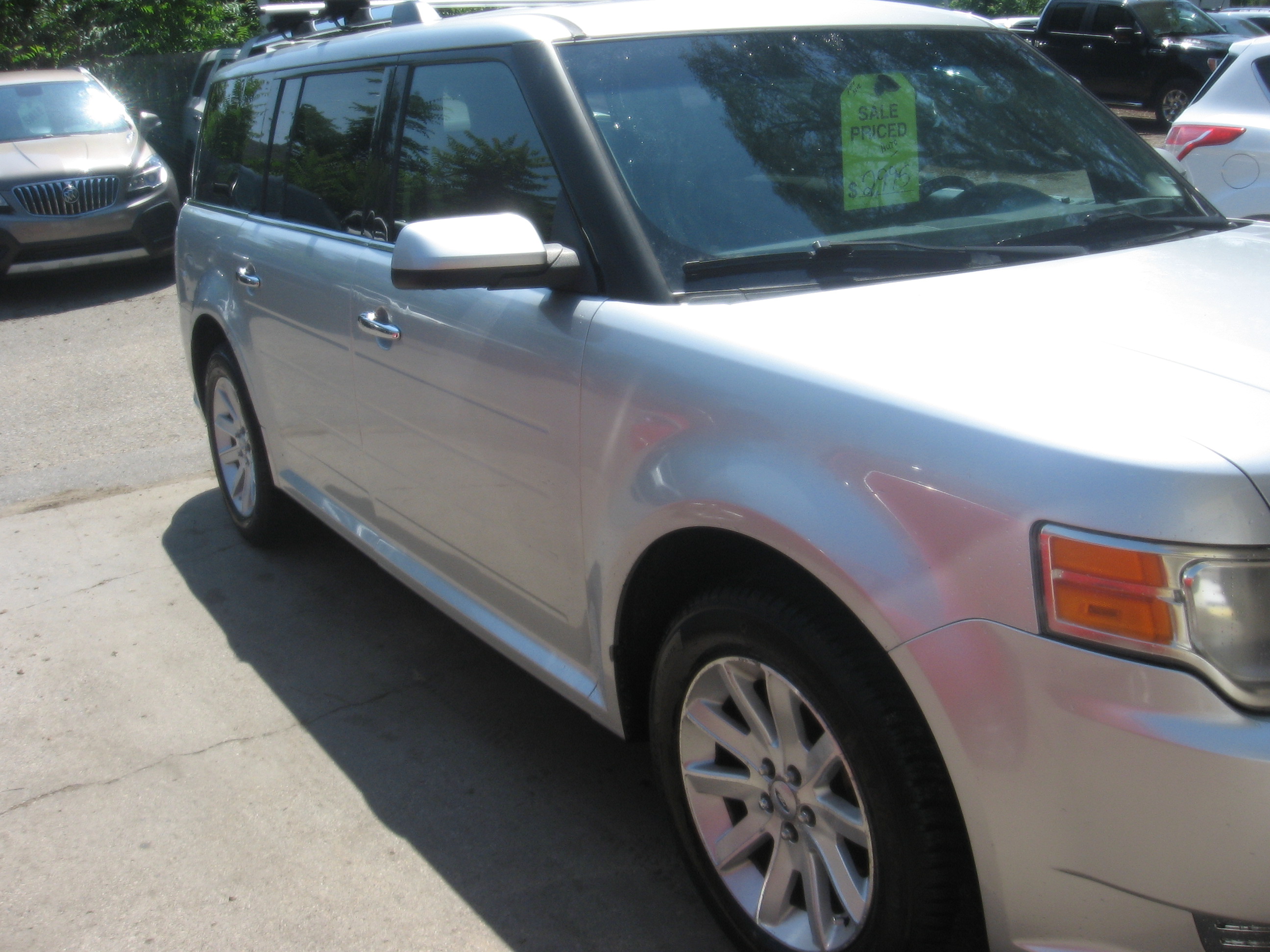 Used 2010 Ford Flex SEL FWD image 3