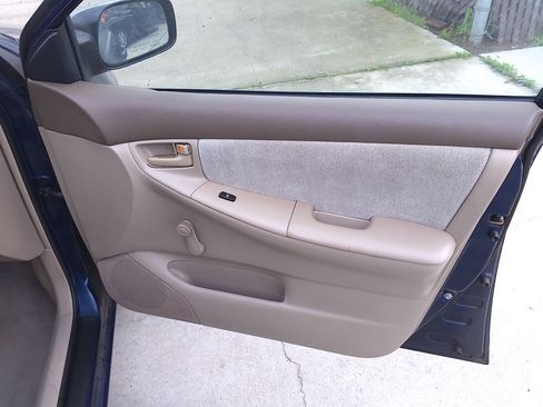 Used 2003 Toyota Corolla CE image 11