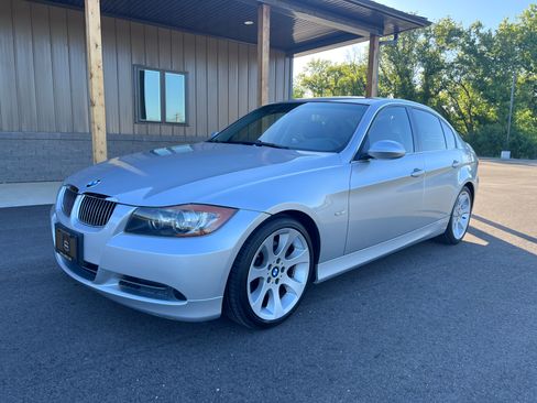Used 2006 BMW 330i Sedan RWD image 2