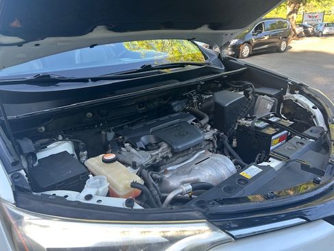 Used 2016 Toyota RAV4 Limited image 30