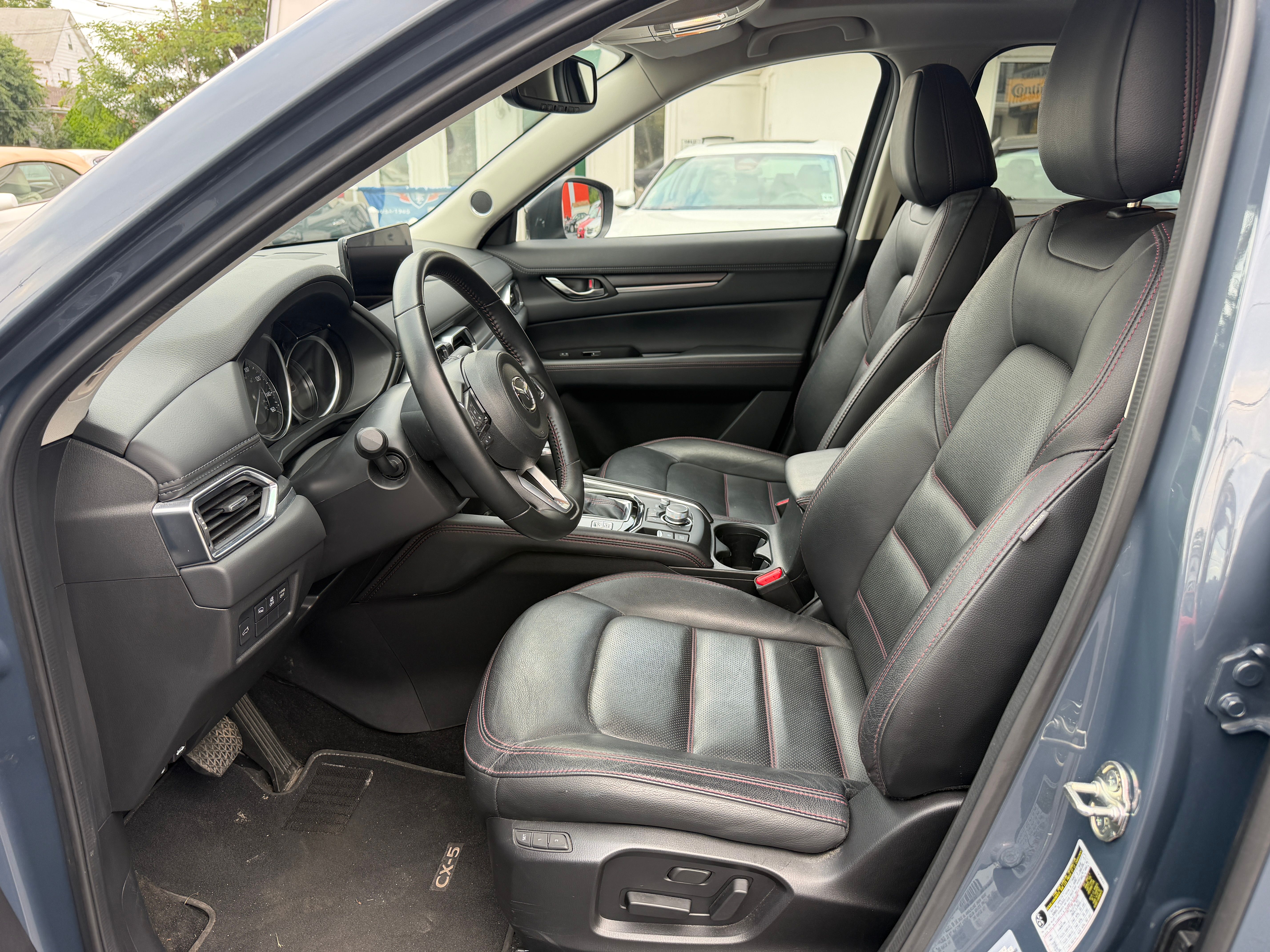 Used 2025 MAZDA CX-5 AWD 2.5 Turbo Carbon Edition image 3