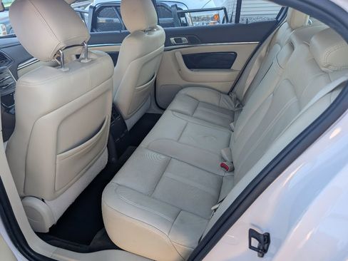 Used 2016 Lincoln MKS Elite image 7