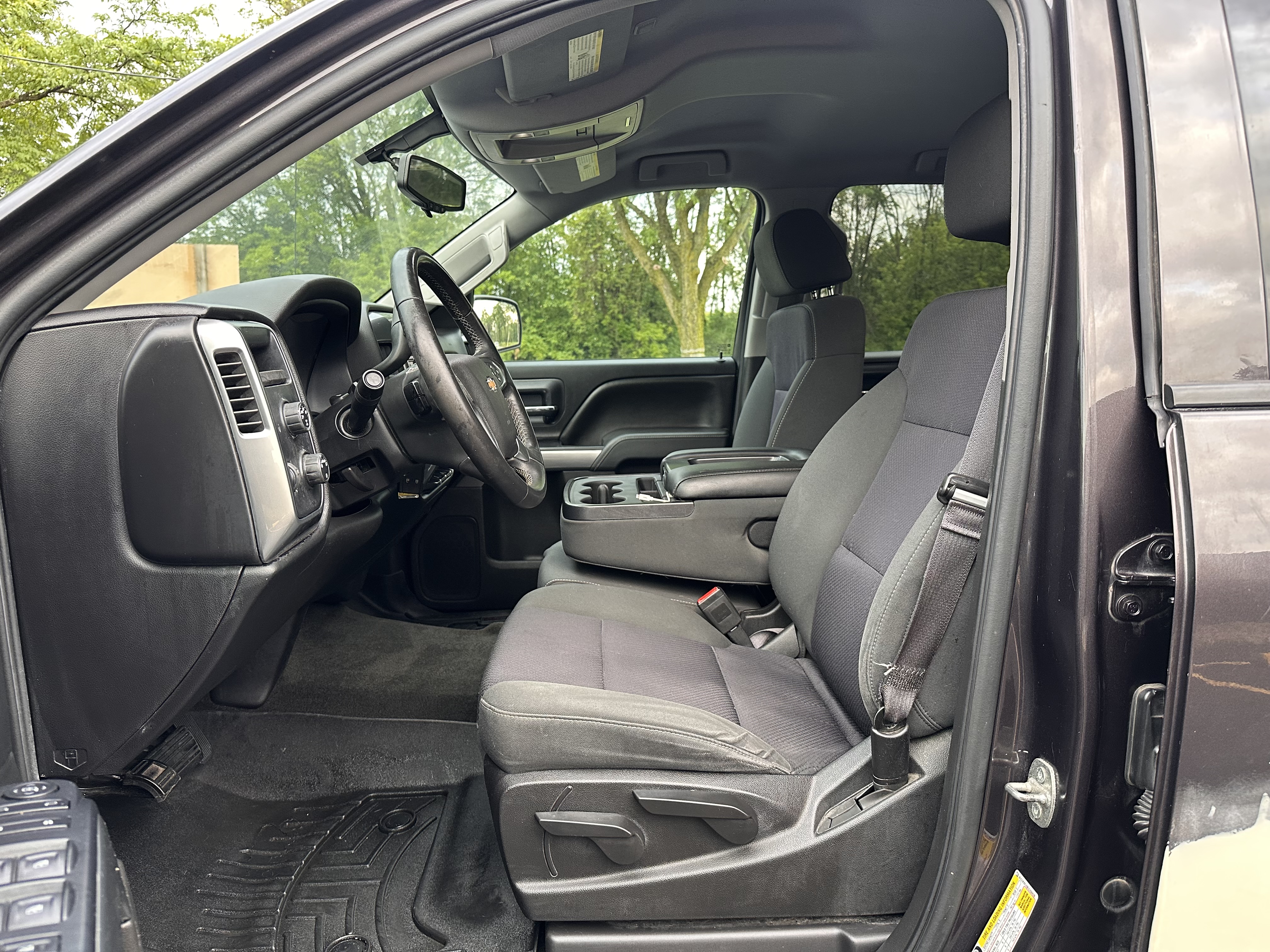 Used 2015 Chevrolet Silverado 1500 4x4 Crew Cab LT image 11