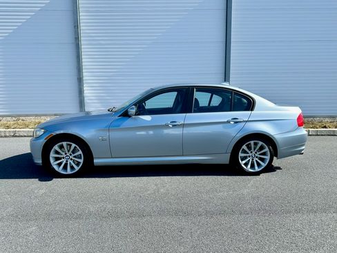 Used 2011 BMW 328i xDrive image 5