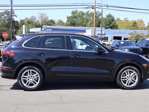 Used 2016 Porsche Cayenne S image 8