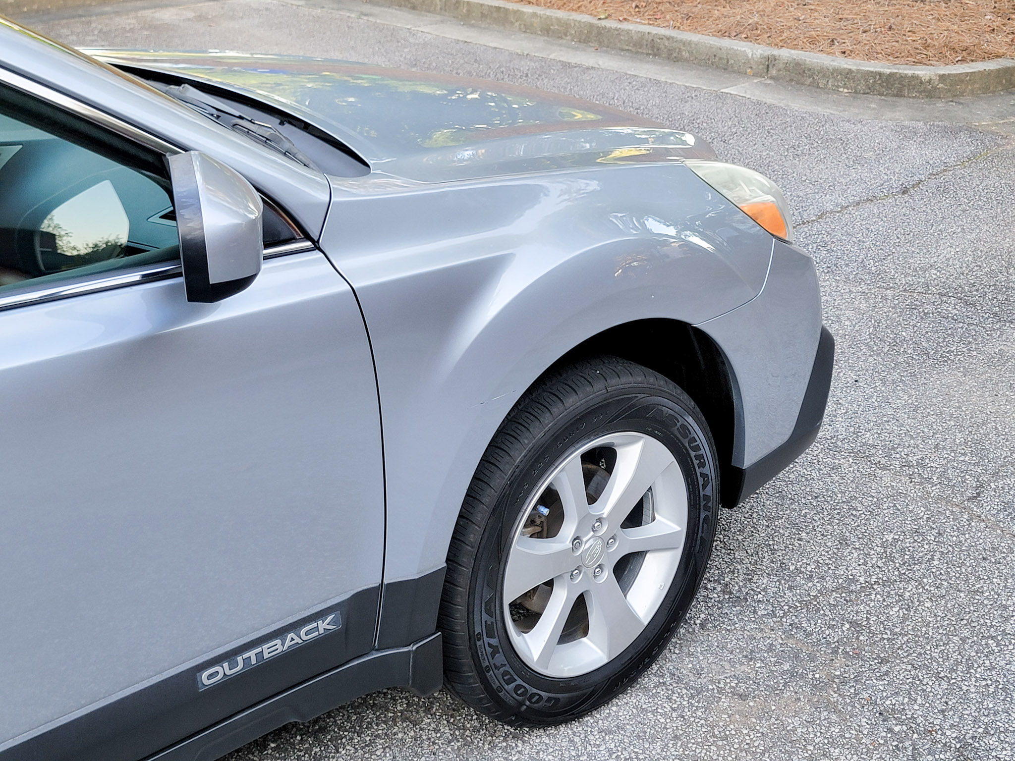 Used 2013 Subaru Outback 2.5i Limited AWD/4WD image 18