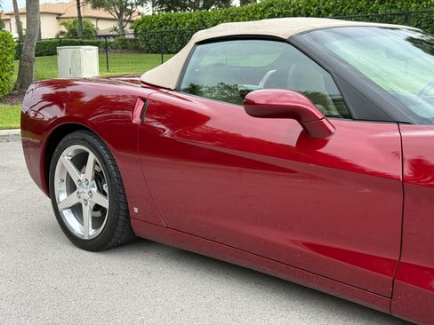 Used 2006 Chevrolet Corvette Convertible RWD image 70