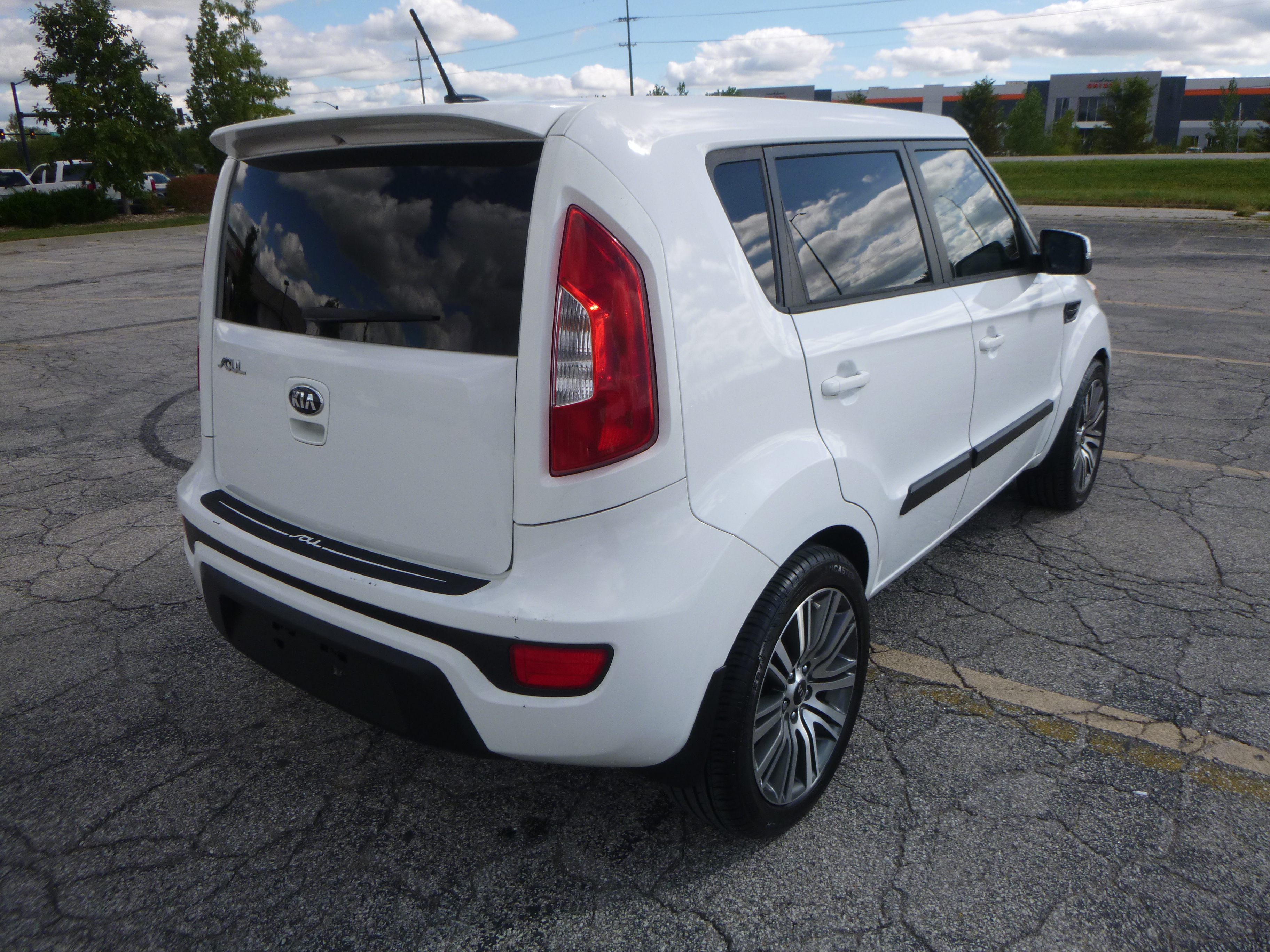 Used 2013 Kia Soul + FWD Hatchback 2.0L 4-Cyl image 6