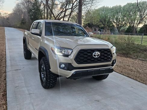 Used 2017 Toyota Tacoma image 6