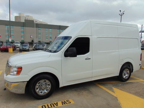 Used 2017 Nissan NV 2500 SL image 4