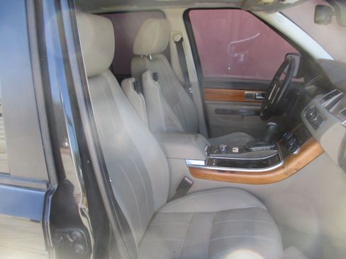 Used 2010 Land Rover Range Rover Sport HSE LUX image 8