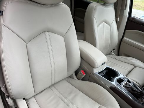 Used 2011 Cadillac SRX Luxury image 14