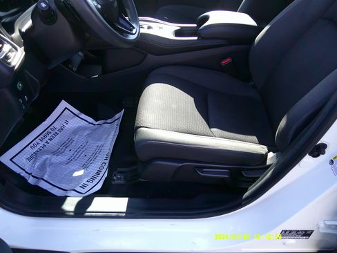 Used 2019 Honda HR-V EX image 11