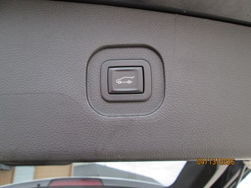 Used 2014 Chevrolet Equinox LTZ image 16