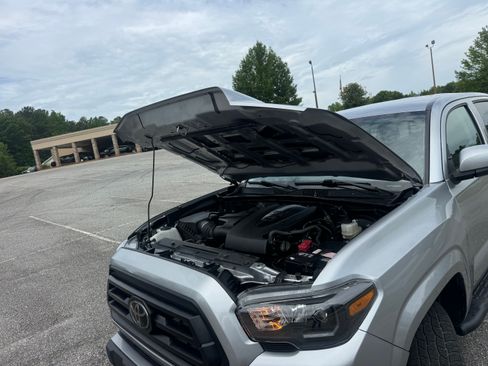 Used 2021 Toyota Tacoma SR5 AWD/4WD image 21