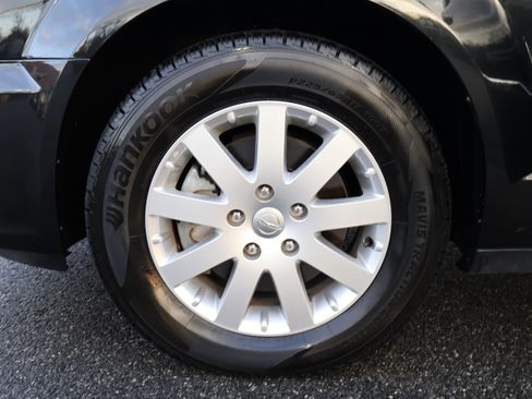 Used 2016 Chrysler Town & Country Touring image 37