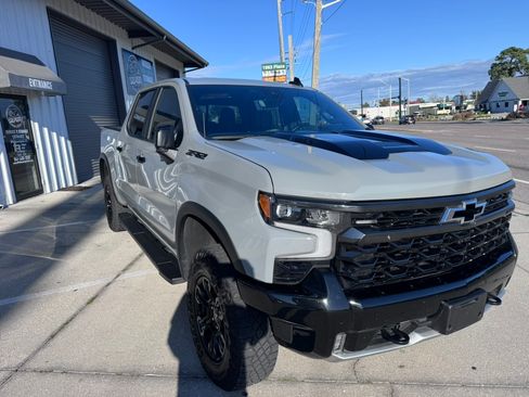 Used 2024 Chevrolet Silverado 1500 ZR2 image 16