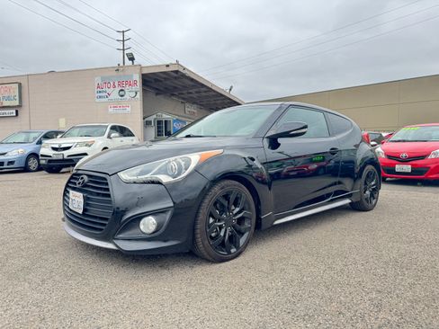 Used 2015 Hyundai Veloster Turbo FWD image 3