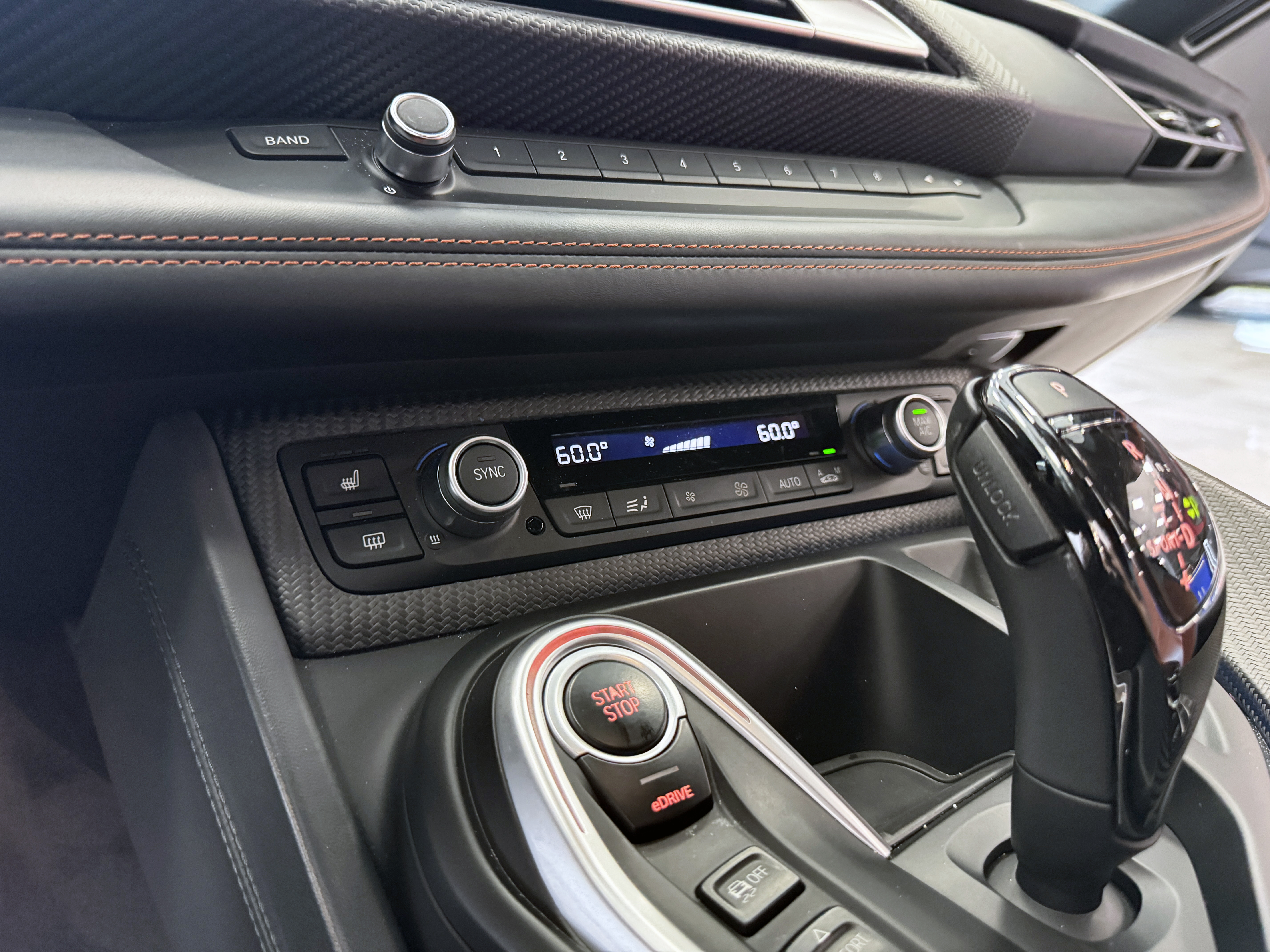 Used 2019 BMW i8 Coupe AWD/4WD image 32