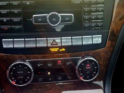 Used 2013 Mercedes-Benz SL 550 image 22