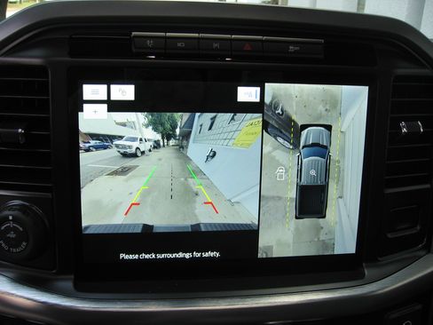 Used 2021 Ford F150 Lariat image 17