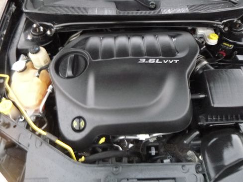 Used 2014 Chrysler 200 Limited image 24