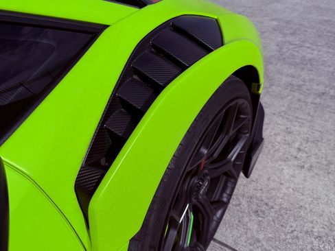 Used 2022 Lamborghini Huracan STO image 18