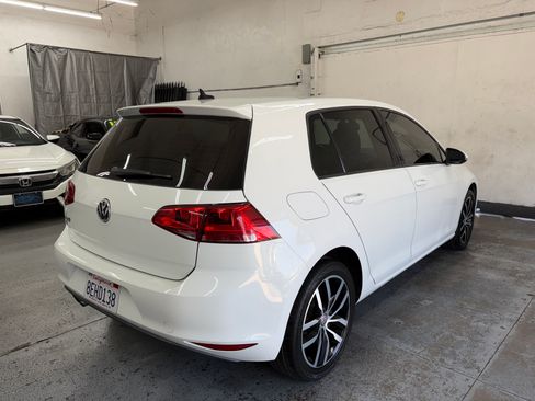 Used 2016 Volkswagen Golf 4-Door FWD image 6
