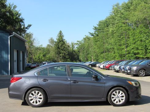 Used 2017 Subaru Legacy 2.5i Premium AWD/4WD image 10