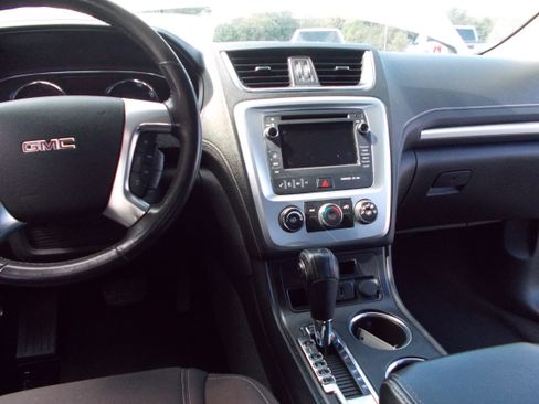 Used 2015 GMC Acadia SLE image 12