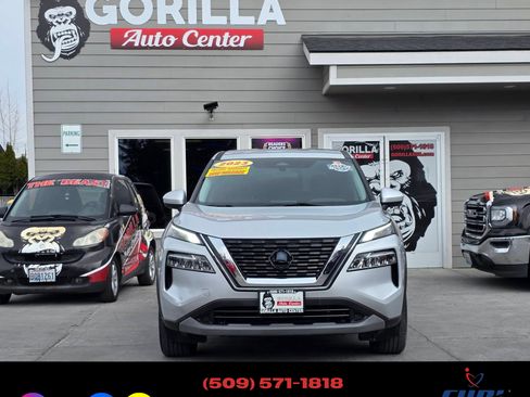 Used 2023 Nissan Rogue SV image 2