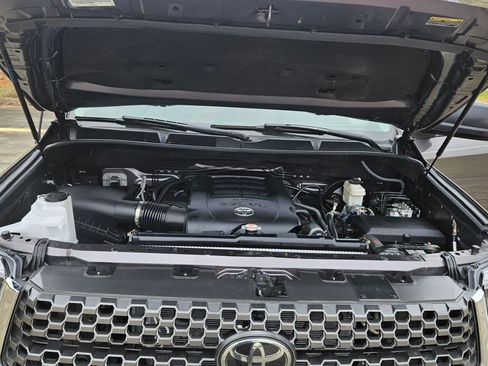 Used 2018 Toyota Tundra SR5 image 17