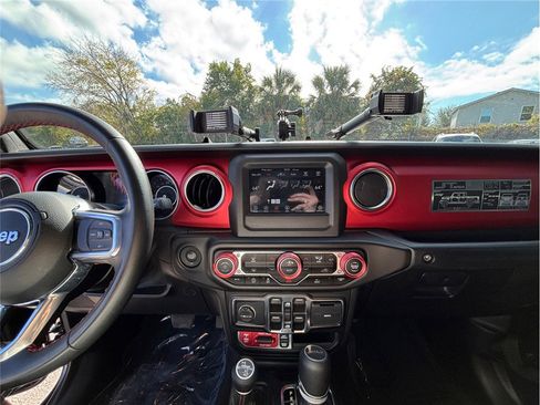 Used 2021 Jeep Gladiator Rubicon image 11