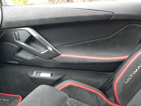 Used 2022 Lamborghini Aventador LP 780-4 Ultimae Coupe AWD/4WD image 32