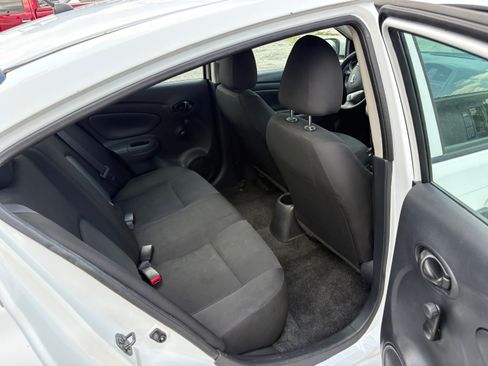 Used 2018 Nissan Versa Sedan FWD image 17