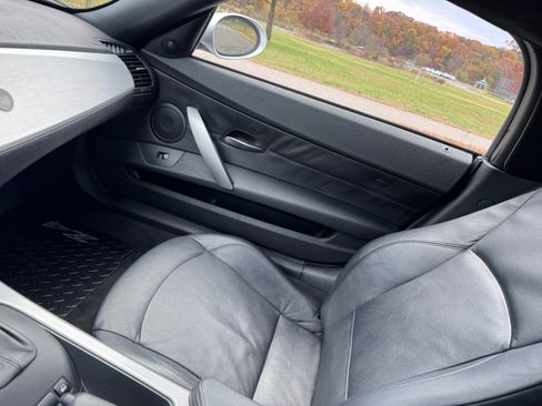 Used 2006 BMW Z4 3.0i image 13