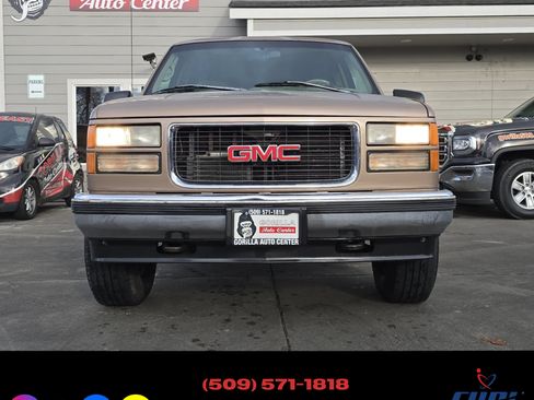 Used 1996 GMC Suburban image 2