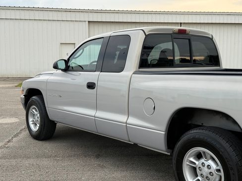 Used 2000 Dodge Dakota Sport RWD image 32