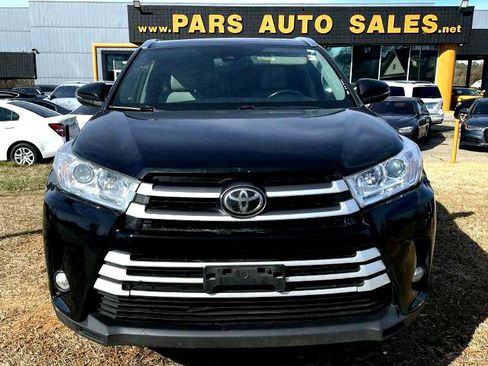 Used 2017 Toyota Highlander SE image 1