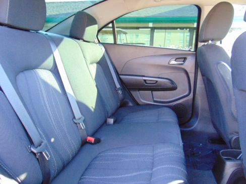 Used 2020 Chevrolet Sonic LT image 22