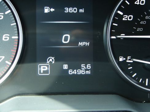 Used 2025 Subaru Outback Premium image 18