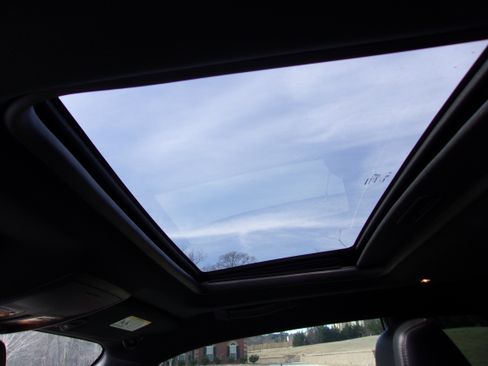 Used 2012 Dodge Challenger SRT image 14