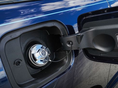 Used 2022 Rolls-Royce Cullinan Black Badge image 17