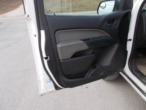 Used 2015 Chevrolet Colorado W/T image 5