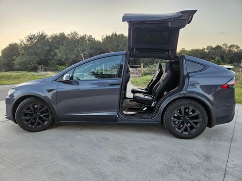 Used 2021 Tesla Model X AWD/4WD image 32