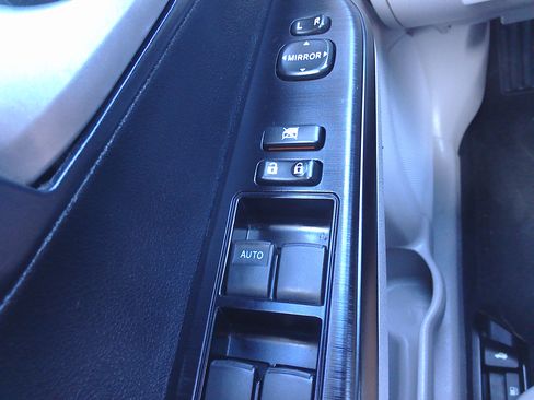 Used 2012 Toyota Camry LE image 24