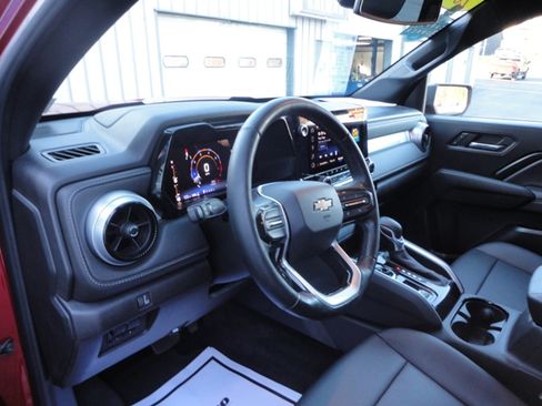 Used 2023 Chevrolet Colorado LT image 17