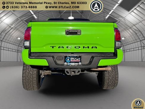 Used 2020 Toyota Tacoma TRD Sport image 4